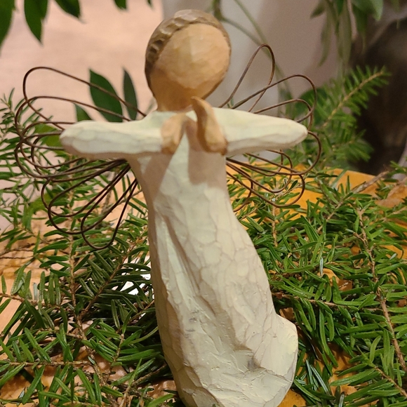 Willow Tree Angel of Happiness 5 & 1/4" - Picture 1 of 6